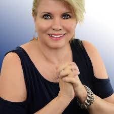 Lana Reese's Instagram, Twitter & Facebook