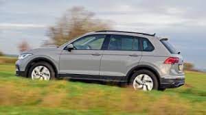 The volkswagen tiguan costs more than an equivalent seat ateca or skoda karoq, but less than similarly well equipped bmw x1 or volvo xc40. Volkswagen Tiguan Suv Mpg Running Costs Co2 Carbuyer