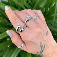 Anel Regulável Gota Infinita Banhado em Ródio Branco