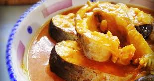 Sour and spicy) is a maritime southeast asian sour and spicy fish stew dish. Limakaki Gulai Asam Pedas Ikan Tapah Kuliner Khas Melayu Yang Menggugah Selera