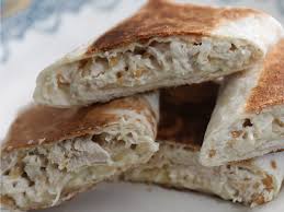 Galette De Ble Poulet Gruyere Rape Creme Moutarde Huile D Olive Cacahuetes En 2020 Poulet Moutarde Recette Wrap Recettes De Cuisine