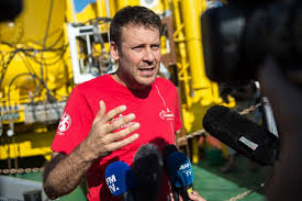 On the floor of the mediterranean, laurent ballesta and three other explorers discovered amazing sea life, and signs of our impact on a mysterious landscape. 28 Days Later French Deep Sea Divers Back From The Depths