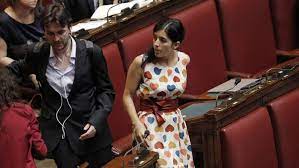 Il partito di meloni risponde alla provocazione della ministra dadone con un'iniziativa in piazza montecitorio. Fabiana Dadone Chi E Il Ministro Alla Pubblica Amministrazione Del Governo M5s Pd