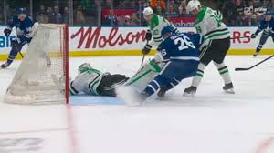 Toronto Maple Leafs Defeat Dallas Stars During Sunday NHL Matchup