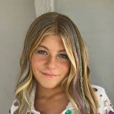 Adrienna Lee's Instagram, Twitter & Facebook