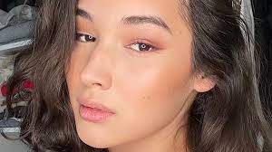 Alex, linda, ana, liliana, soulin, mareike, romi, yasmin, nana. Trans Outing Bekommt Gntm Alex Unterstutzung Von Familie Promiflash De