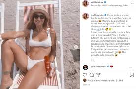 Scopriamo di più sull'abito scelto per l'anniversario. Beatrice Valli Al Mare Da Preziosi Consigli Ma Il Fisico E Mozzafiato