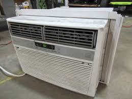 #1 best seller in window air conditioners. Frigidaire 10 000 Btu Window Mounted Room Air Conditioner Ffre10b3q1 No Remote Mn Home Outlet Auction Burnsville 91 K Bid