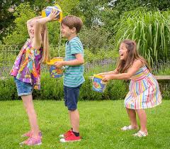 En esta seccion encontraras el material de piscina necesario para impartir tus clases acuaticas. 10 Juegos De Agua Para Ninos Muy Divertidos En 2021 Juegos De Agua Para Ninos Juegos De Kermes Juegos De Fiesta Para Ninos