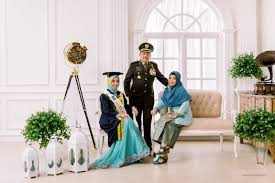 Backdrop gantung simple dekorasi pernikahan dekorasi gantungan. 25 Trend Terbaru Background Foto Studio Wisuda Putih Cosy Gallery