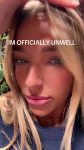 Kendall Saying Her Stomach Hurts