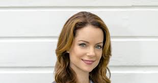 Kimberly Williams-Paisley as Claire Darrow