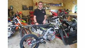 Montagny-près-Louhans. Passionné de moto-cross, Teddy Bernard a ouvert son  atelier