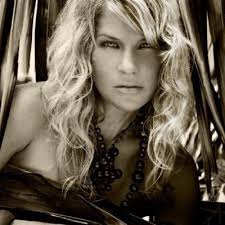 Emily Moore (@MLEmMoore)