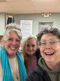 April Gillespie 🥊 Megan tonight! Round 1: Goes to Gillespie