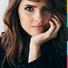 Shelly Henning's Instagram, Twitter & Facebook