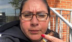 Lisa Kitts's Instagram, Twitter & Facebook