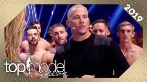 Ab nur 99,00 € pro person wird euch folgendes im magic mike berlin komplettpaket geboten: Entertainment Show Mit Channing Tatum Sexy Auftritt Der Magic Mike Tanzer Gntm 2019 Prosieben Youtube