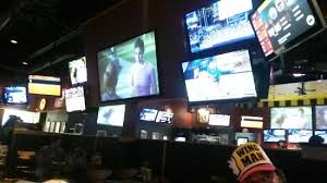 Test your knowledge on this miscellaneous quiz and compare your score to others. Buffalo Wild Wings Riverview Photos Restaurant Reviews Order Online Food Delivery Tripadvisor