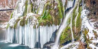 Autoritățile, în stare de șoc: Galerie Foto Cascada BigÄƒr Una Dintre Cele Mai Frumoase Din Lume Este IngheÅ£atÄƒ