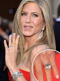Jennifer Anniston In Fred Leighton Celebrity Rings Trending Engagement Rings Celebrity Engagement Rings