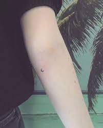 60 Ideas For Tattoo Dragon Girl Inspiration Tattoos Crescent Moon Tattoo Trendy Tattoos