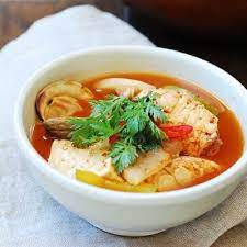 A Korean Mom S Cooking Fish Stew Lunch Meal Prep Spicy