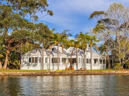 An Iconic House In Palm Beach For Sale Beautiful Beach Houses Palm Beach Palm Beach Nsw