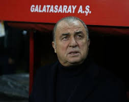 'fatih terim ligi şampiyon bitirirse kalır' diyen korkmaz, 'i̇kinci bitirirse kalamaz, üçüncü bitirirse kuvvetle ihtimal kalmaz. Fatih Terim Faturayi Kesti Fatih Terim Bu Sozleri Kimler Icin Soyledi Web Aslan Galeri