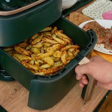 Quais alimentos preparados na airfryer podem formar acrilamida, ligada a prejuízos à saúde?