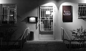 Terrasse et jardin, au calme, parking piscine seulement juillet et août que les propriétaire vous propose en partage avec également un autre gite de 2 pers location à la semaine 370€ à 570€ suivant la saison forfait ménage 30€ chèque d'acompte encaissé et caution 400€ non encaissé demandé à la. Au Fil Des Saisons Restaurant Traditionnel A La Cuisine Faite Maison A Cergy