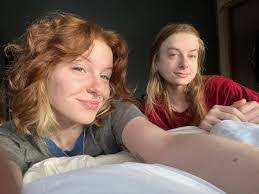 Julia Mullis's Instagram, Twitter & Facebook