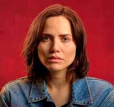 Leticia Colin's Instagram, Twitter & Facebook