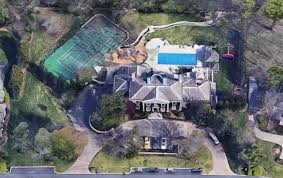 Pin By Pattie Burnett On Vacation Spots Celebrity Houses Living In Nashville Vacation Spots