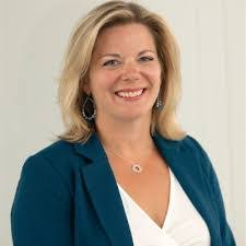 Penelope Abernathy's Instagram, Twitter & Facebook