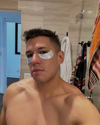 I gotta do something about these dark circles! #cnotela #eyepatches  #routine #skin #derm #darkcircles #undereye