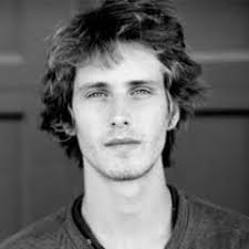 Julian Davidson ♧ (@insKATErboard)