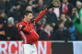 Steven bergwijn goal celebration explained after scoring on tottenham debut against man city. Bayern Star Robert Lewandowski Announces Wife Anna Is Pregnant With Goal Celebration Daily Mail Online