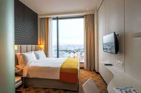 Greenwich village is only a couple of minutes. Holiday Inn Express Hong Kong Soho Get Holiday Inn Express Hong Kong Soho Hotel Reviews On Times Of India Travel