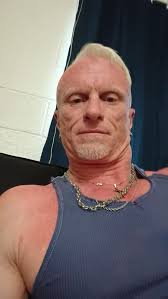 I'm looking for a gorgeous man to fall in love and make a life with me.  Would have to relocate but when you're here I'll do everything necessary to  help you settle