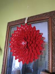 Chairs From The Curb Giant Flower From Plastic Spoons Plastic Spoon Kreatives Design Blumen Und Kreativ