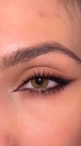 ‫رسم العيون بطريقه رقيقه وتجنن #مكياج #عيون # #makeup #eyes‬‎