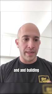 SQUAT TO STANDING REACH