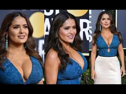 Salma hayek in gucci on the red carpet at the 2020 golden globes in beverly hills on sunday, january 5. Salma Hayek At Golden Globes In Gucci Dress Youtube