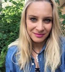 Sally Riddle's Instagram, Twitter & Facebook