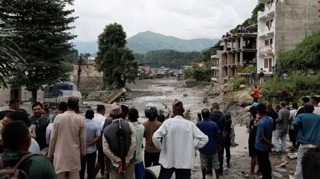 नेपाल में आई बाढ़ में 95 लोगों की मौत की पुष्टि, 133 भारतीयों समेत 400 से अधिक लापता - BBC News हिंदी