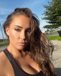 Angela Duggins's Instagram, Twitter & Facebook