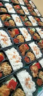 I use strips of carrots, cucumbers and slices of avocado. Nasi Box Nasi Bento Nasi Uduk By Aby S Menu Bridestory Com