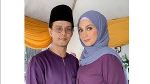 Izreen azminda is an actress, known for juvana (2011), pecah (2013) and kak marr (2016). Izreen Azminda Hamil Empat Bulan Utusantv