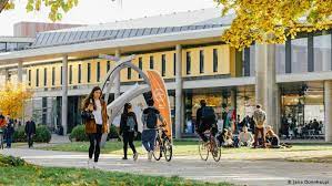 On average you will need around €450 per month for living expenses (subsistence and accommodation) in magdeburg or stendal. Why Germany Needs More International Students Culture Arts Music And Lifestyle Reporting From Germany Dw 13 11 2019